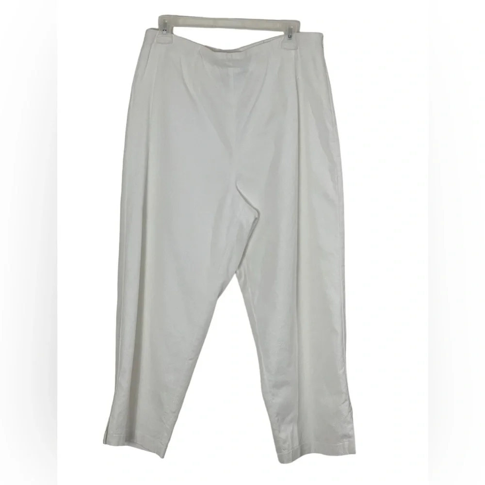 Bob Mackie women’s Wearable Art textures white golf pants. Size large - Picture 3 of 9